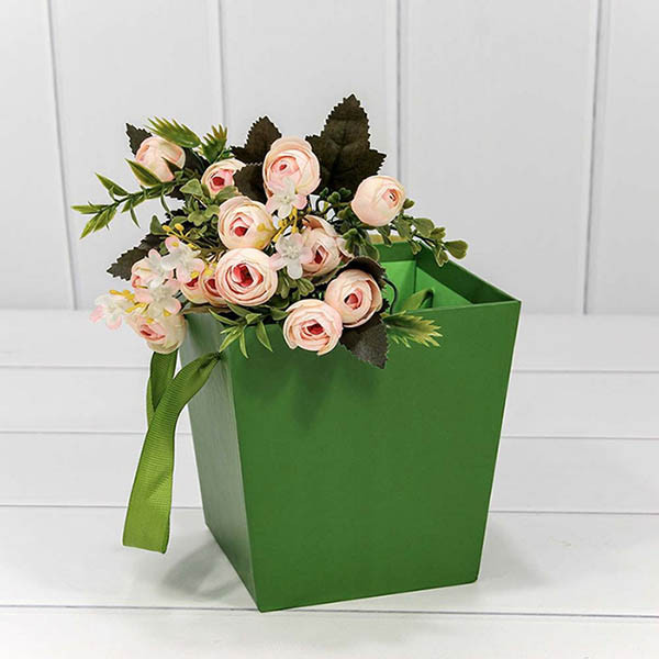 Коробка для цветов Конус с ручкой 14,5*14,5*15 см. Зеленый  ТО-721163/1932