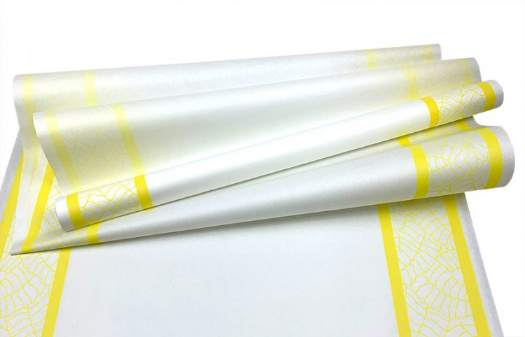 Бумага дизайнерская белый крафт 70см.* 10м. Кайма листья желтые  Р900/10